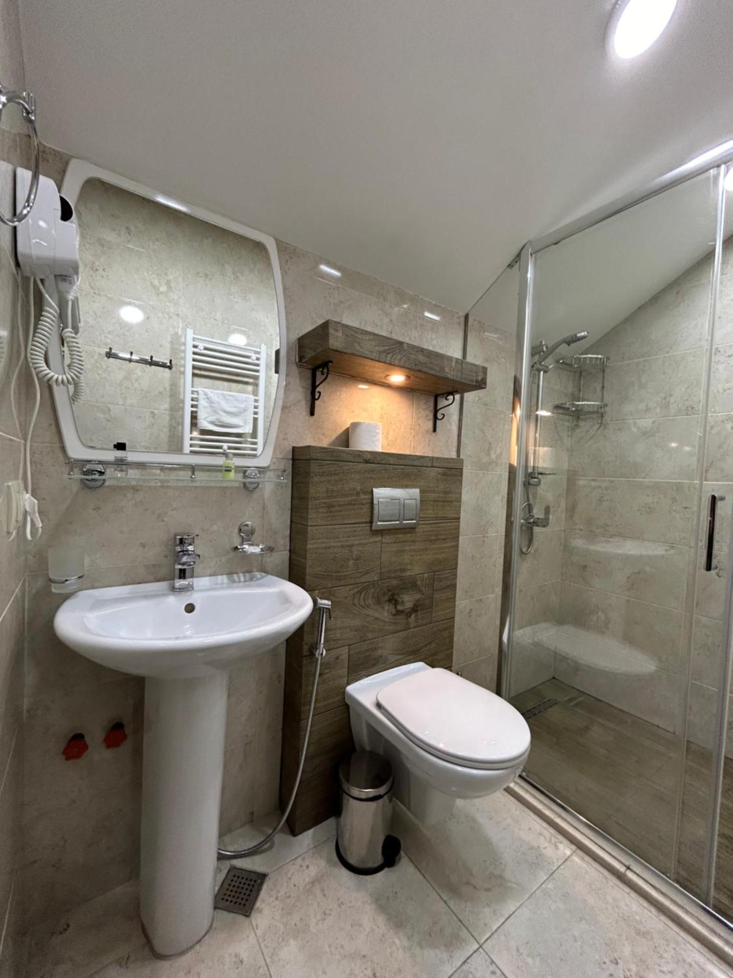 10 Keys Boutique Hotel Bordzjomi Buitenkant foto
