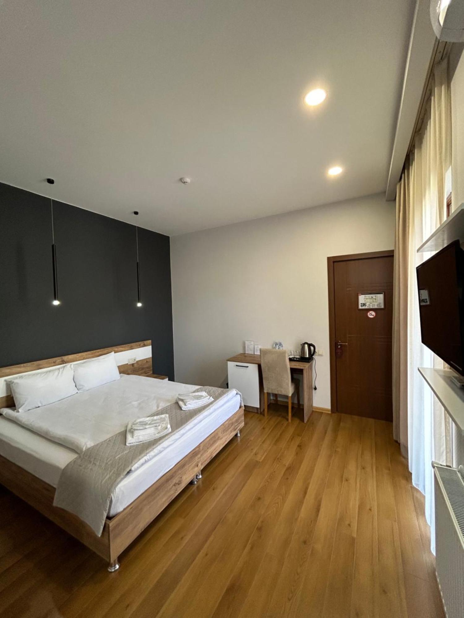 10 Keys Boutique Hotel Bordzjomi Buitenkant foto