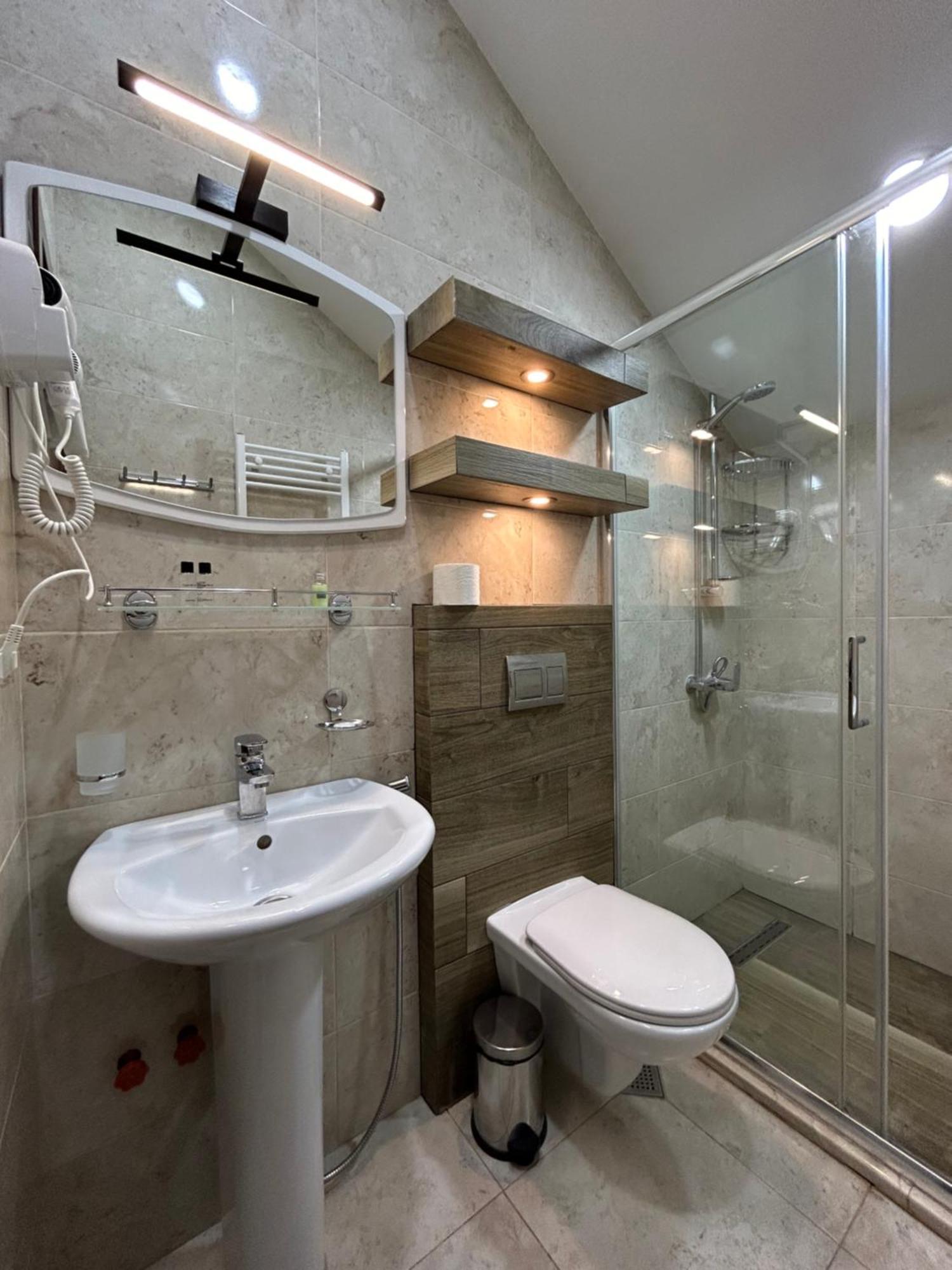 10 Keys Boutique Hotel Bordzjomi Buitenkant foto