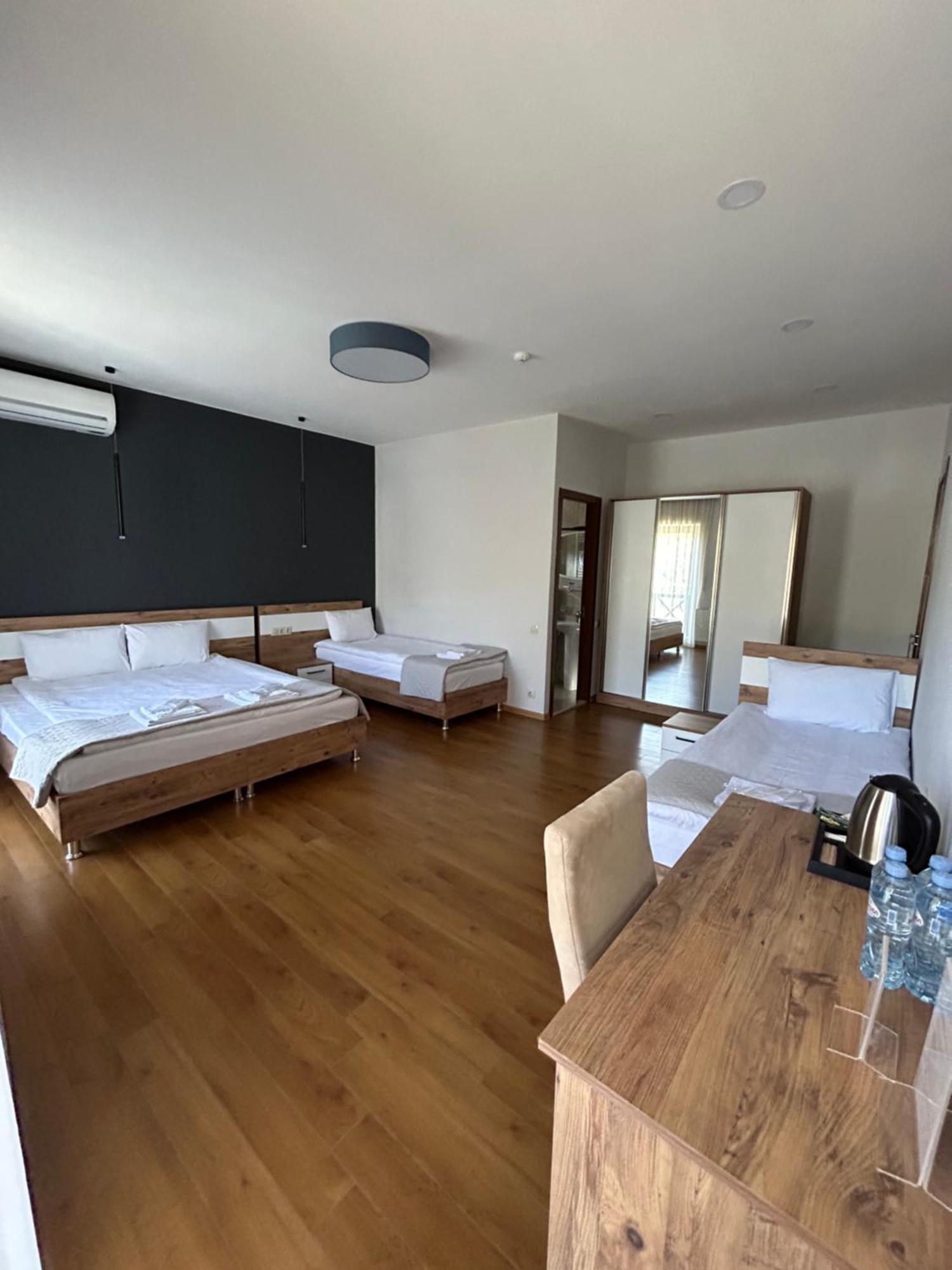 10 Keys Boutique Hotel Bordzjomi Buitenkant foto
