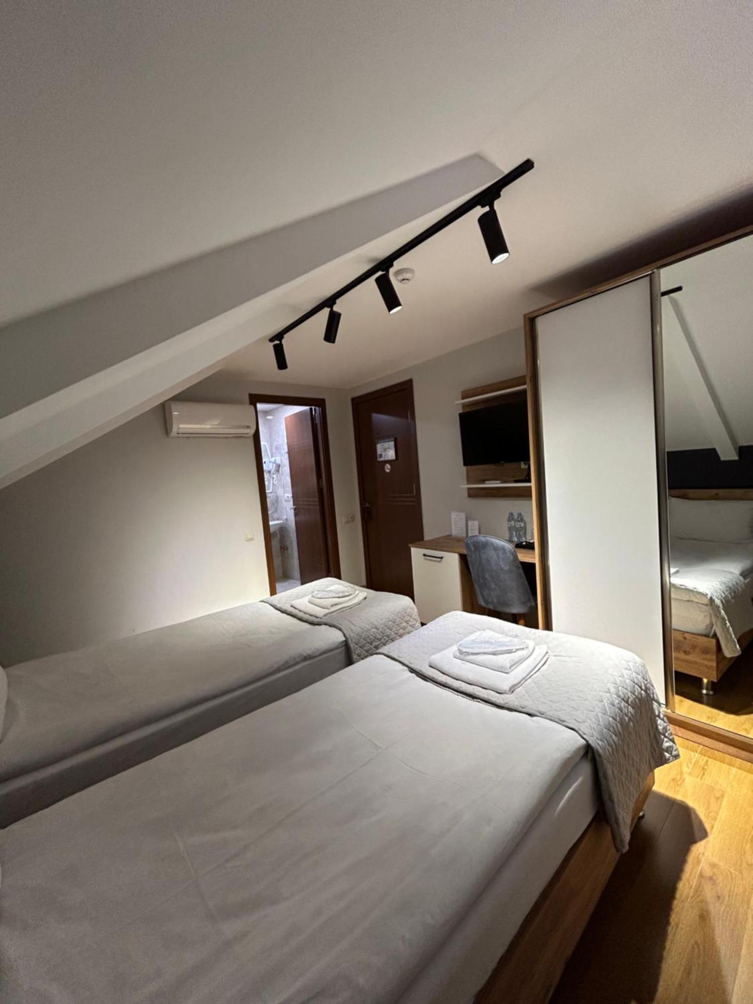 10 Keys Boutique Hotel Bordzjomi Buitenkant foto